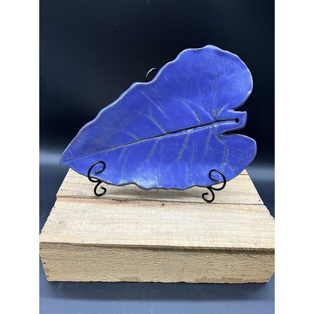 VINTAGE AMALIA ICHTHYS ART STUDIO POTTERY Purple leaf